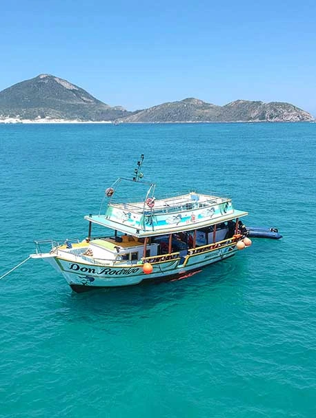 Barco de Passeio de Don Rodrigo Tour em Arraial do Cabo